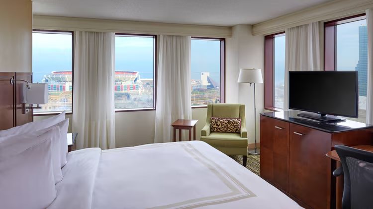 Cleveland Marriott Downtown at Key Tower — Guest room