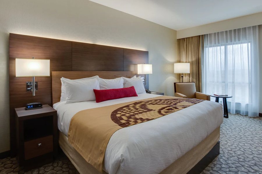 Cliff Castle Casino Hotel — Guest room
