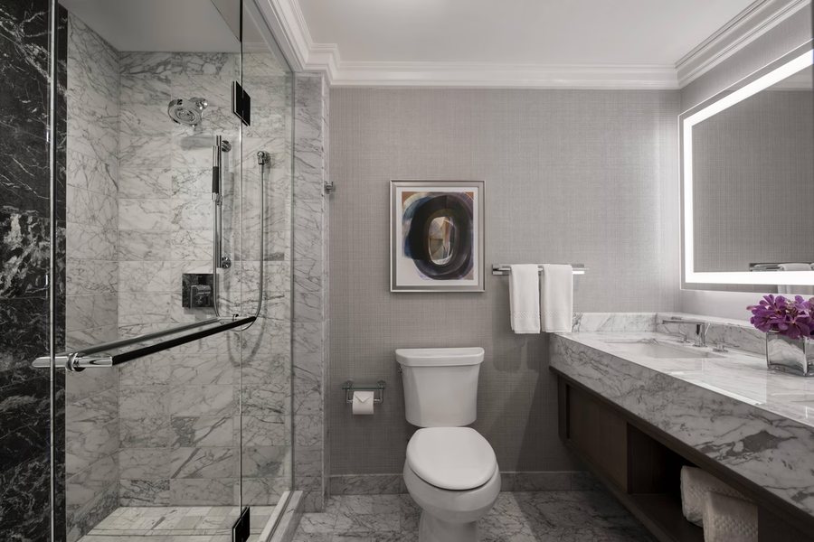 Clifford House Bed And Breakfast — Bathroom