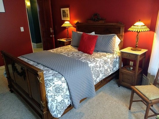 Clifford House Bed And Breakfast — Guest room