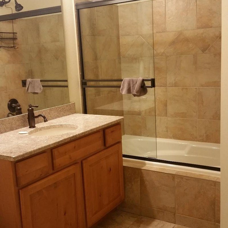 Cliffs Resort — Bathroom