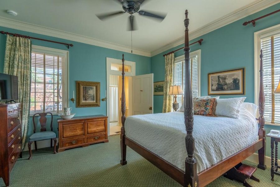 Clifton House Natchez — Guest room