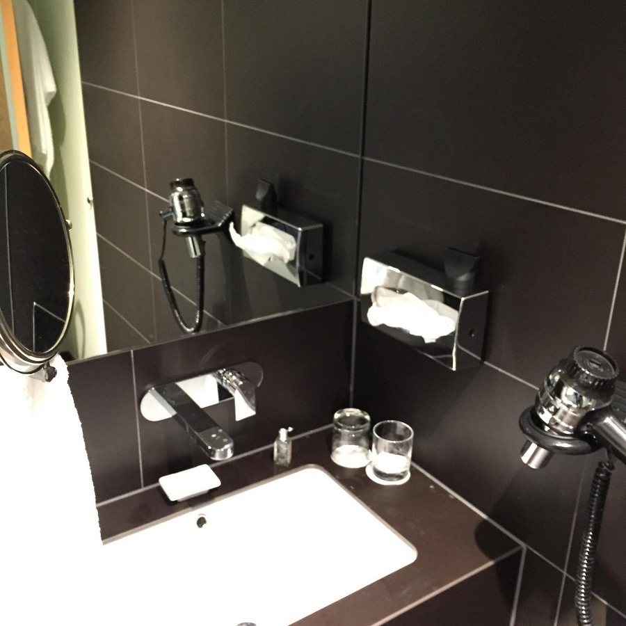Clipper Boardinghouse Berlin Gendarmenmarkt — Bathroom