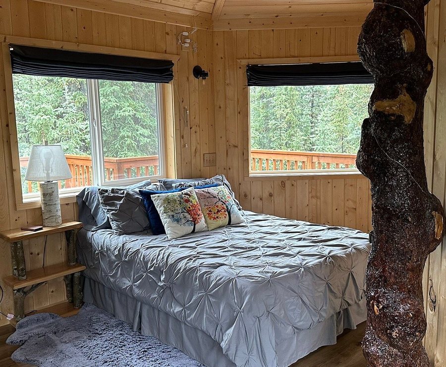 Cloudberry Cabin B B — Guest room