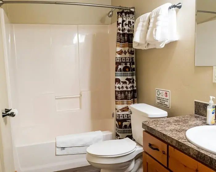 Club Hotel — Bathroom