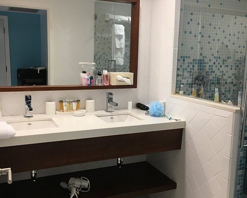 Club Med Columbus Bahamas — Bathroom
