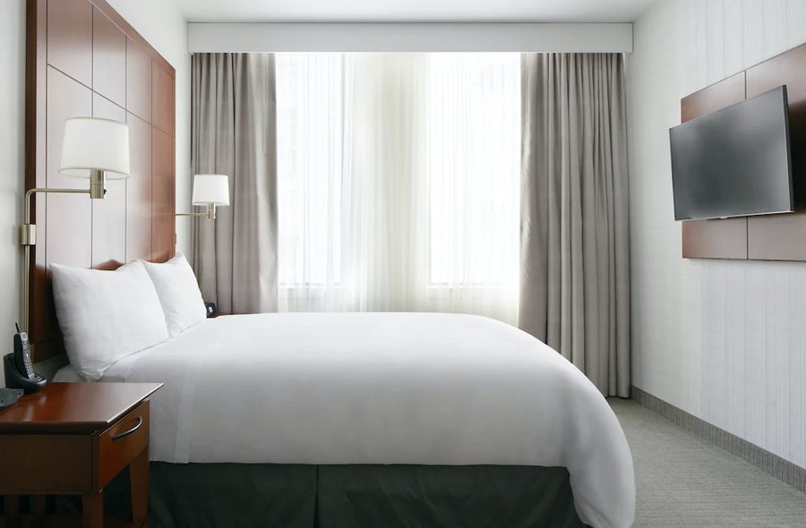Club Quarters Hotel Central Loop Chicago — Guest room