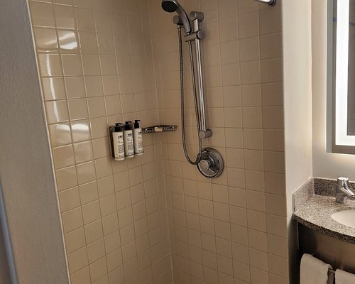 Club Quarters Hotel In Washington DC — Bathroom