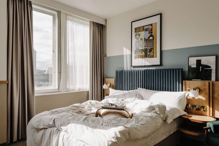 Club Quarters Hotel St Paul s London — Guest room