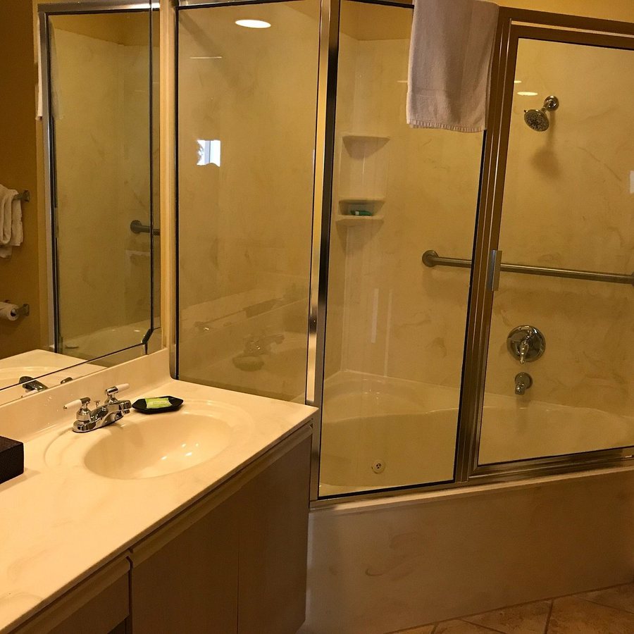 Club Wyndham Branson at The Falls — Bathroom