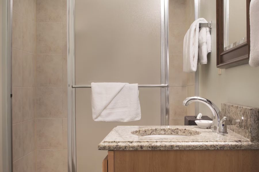 Club Wyndham Branson at The Meadows — Bathroom