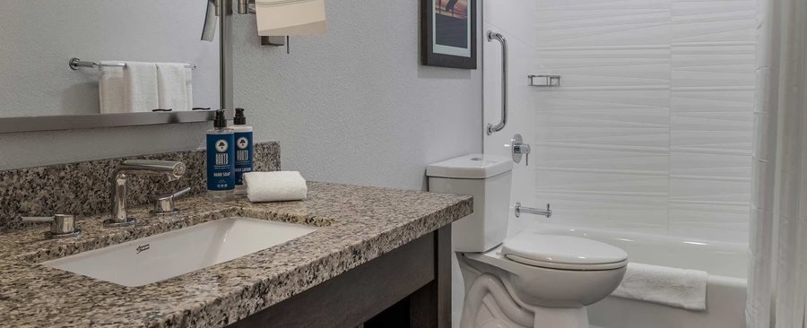 Club Wyndham Dolphin s Cove — Bathroom