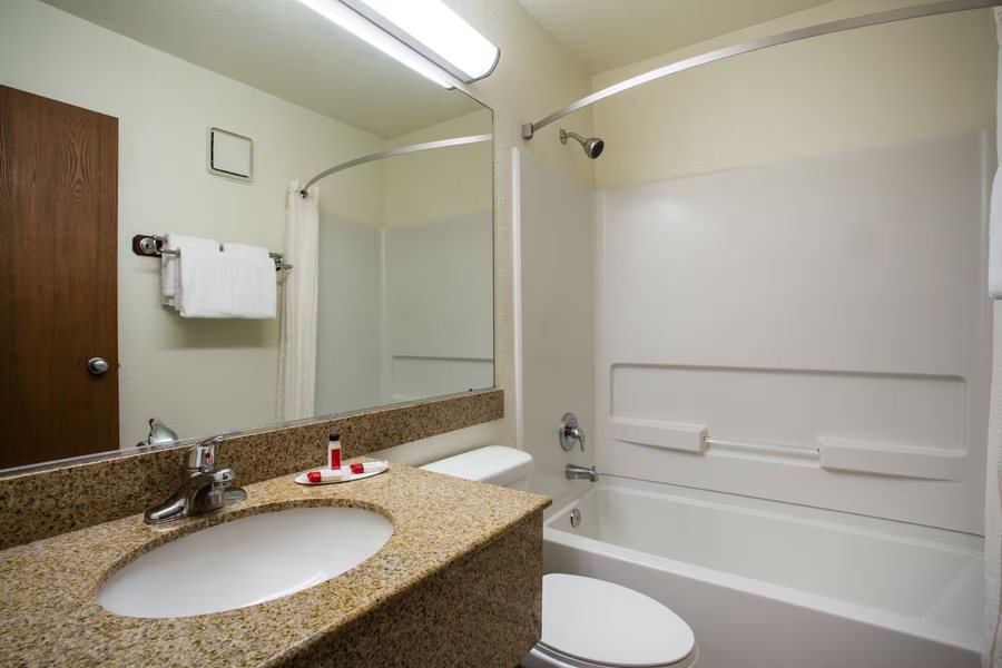 Club Wyndham Flagstaff — Bathroom