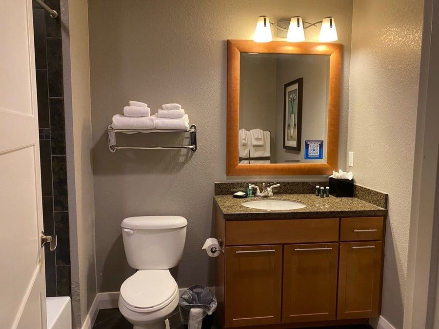 Club Wyndham Great Smokies Lodge — Bathroom