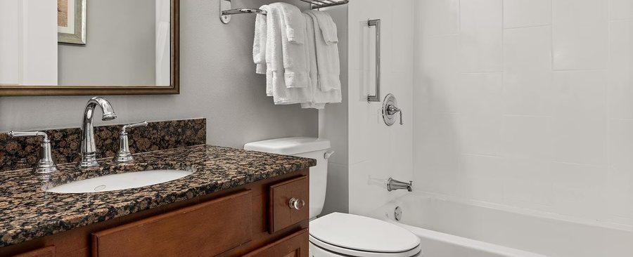 Club Wyndham La Belle Maison — Bathroom