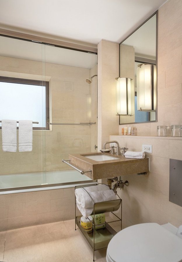 Club Wyndham Midtown 45 — Bathroom