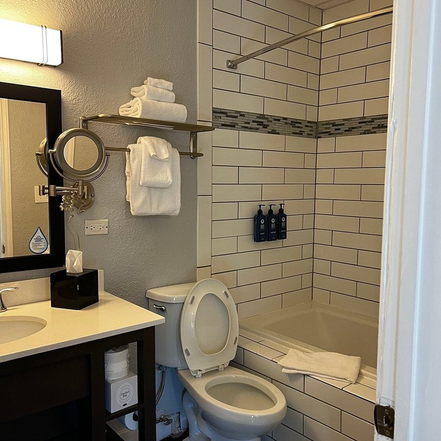 Club Wyndham Riverside Suites — Bathroom