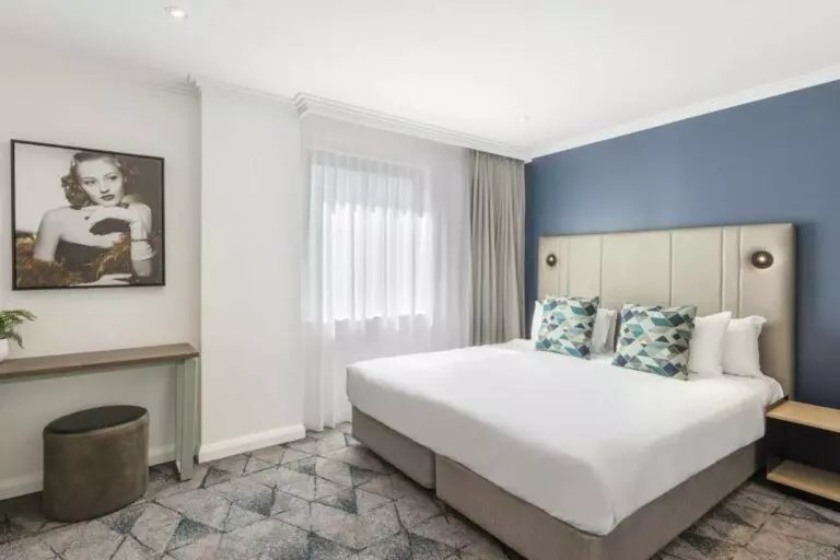 Club Wyndham Sydney — Guest room