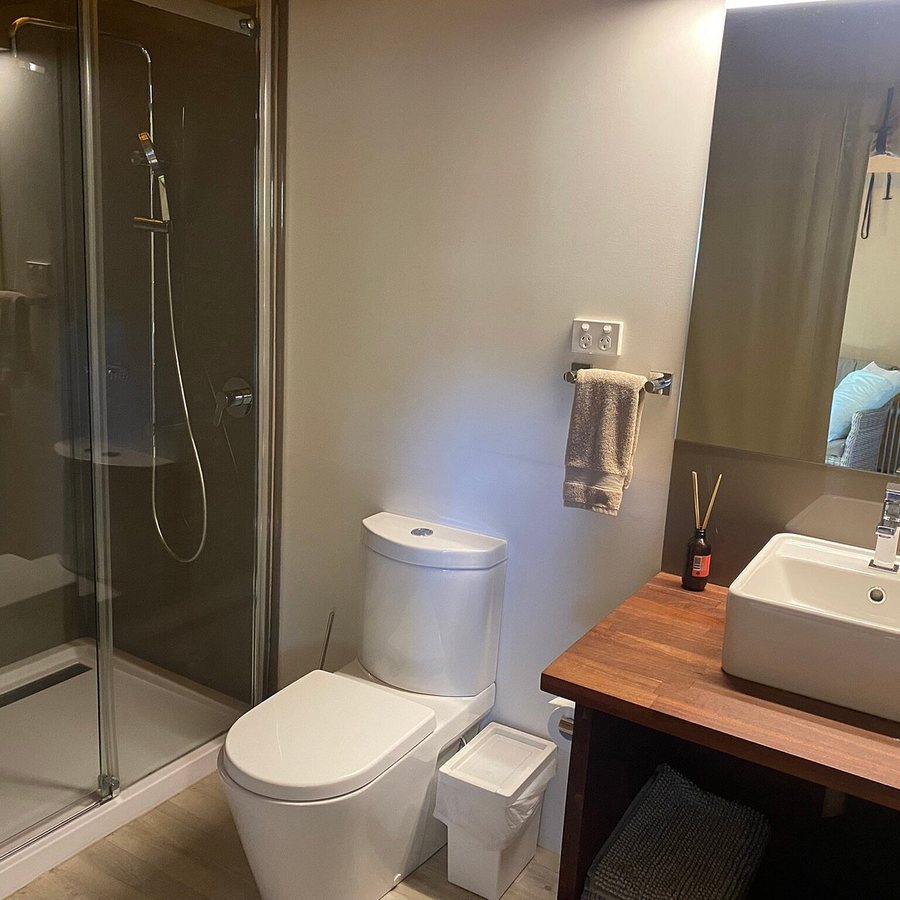 Coalmine Beach Holiday Park — Bathroom