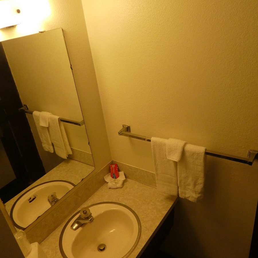 Coast River Inn by OYO Seaside — Bathroom
