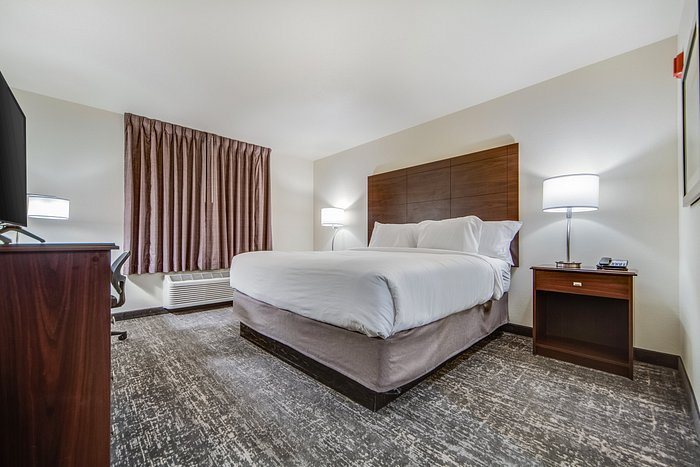Cobblestone Hotel Suites Alpine — Guest room