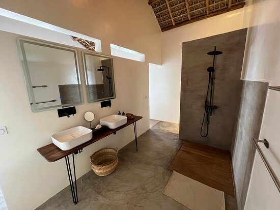 Coco Komba Eco Lodge Madagascar — Bathroom