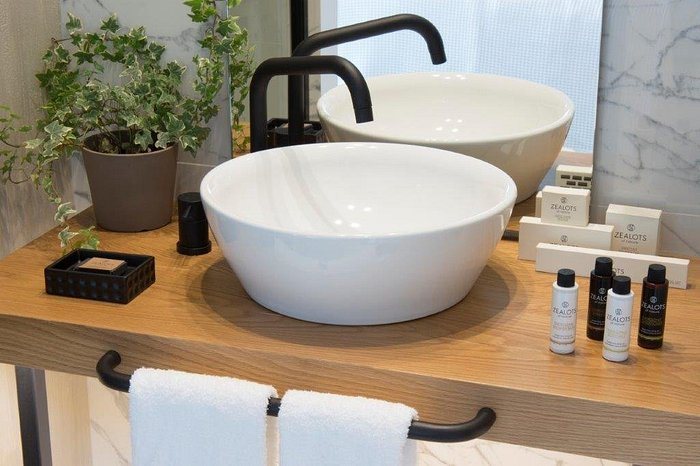 COCO MAT Athens Jumelle — Bathroom