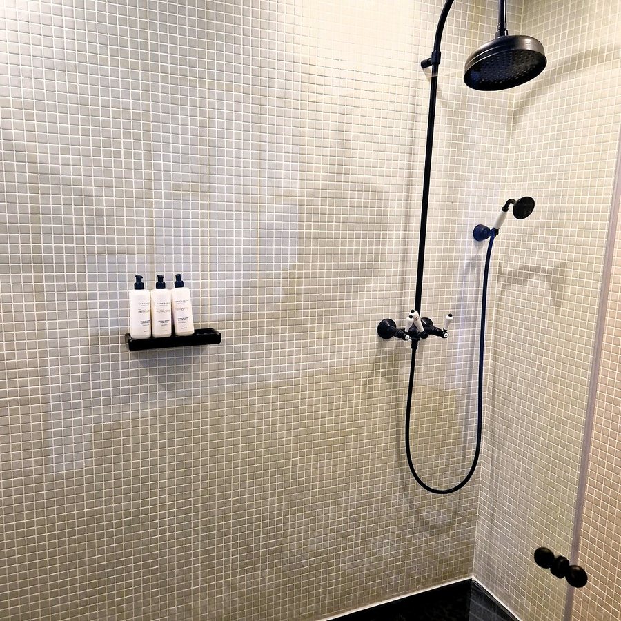 Cocorico Hotel Restaurant — Bathroom