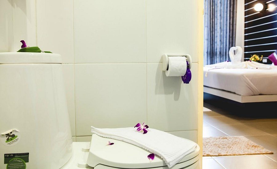 Cocoville Phuket — Bathroom