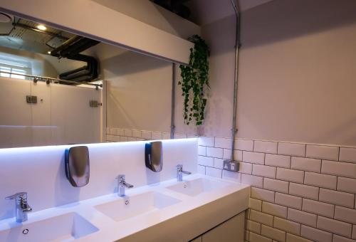 CODE The Loft — Bathroom