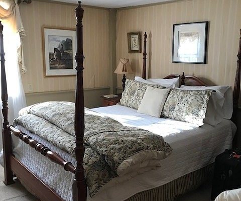 Colby Hill Inn — Guest room