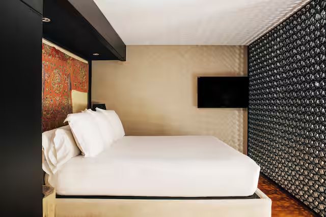 Colectia Stays Pau Claris Barcelona Catalonia — Guest room