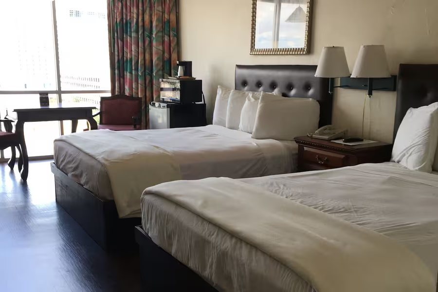 Colonia Del Rey Rv Park — Guest room