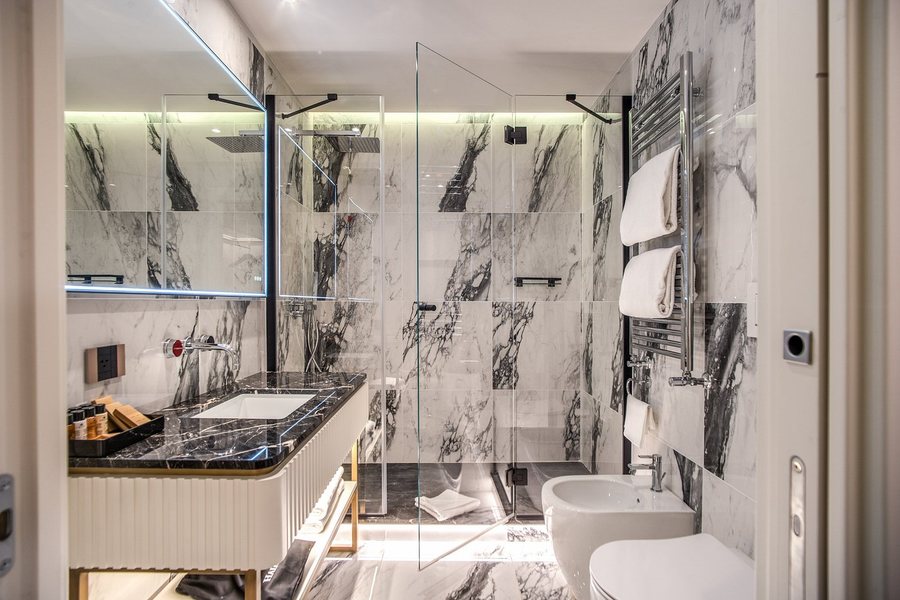 Colonna Palace Hotel — Bathroom