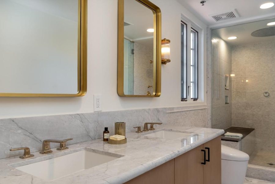 Colony Palms Hotel — Bathroom