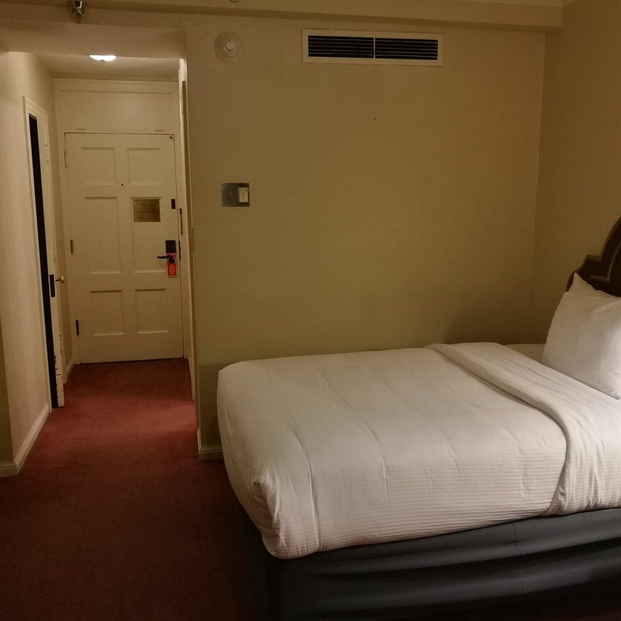 Columbia Club — Guest room