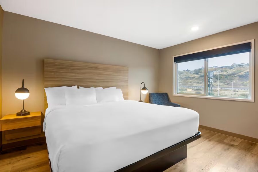 Columbia River Hotel Ascend Hotel Collection In The Dalles — Guest room