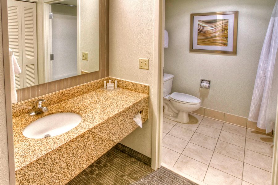 Columbia Sussex — Bathroom