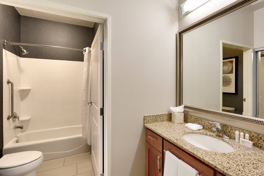 Columbine Inn — Bathroom