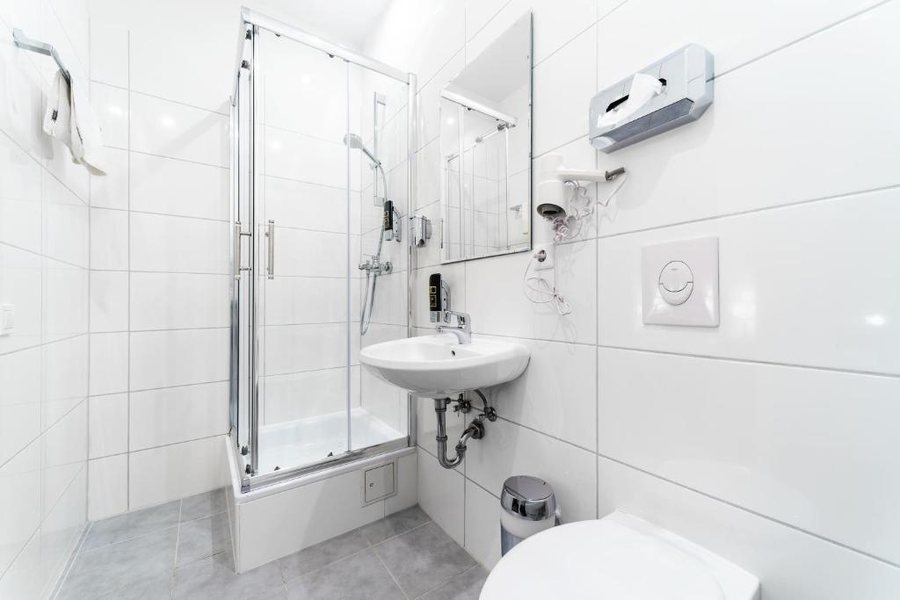 Come Inn Berlin Kurfurstendamm Opera — Bathroom