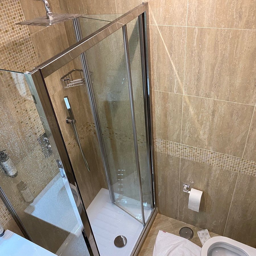 Comfort Hotel Bolivar — Bathroom