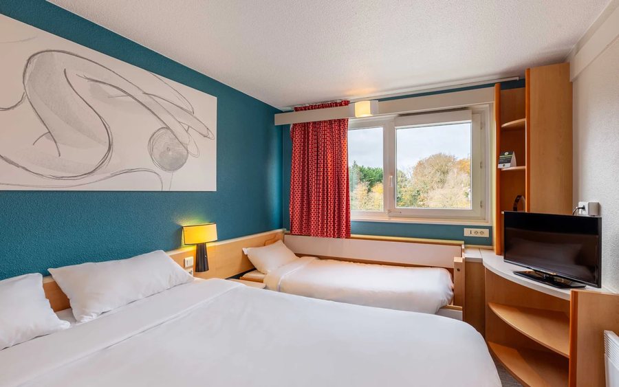 Comfort Hotel Orleans Saran — Guest room