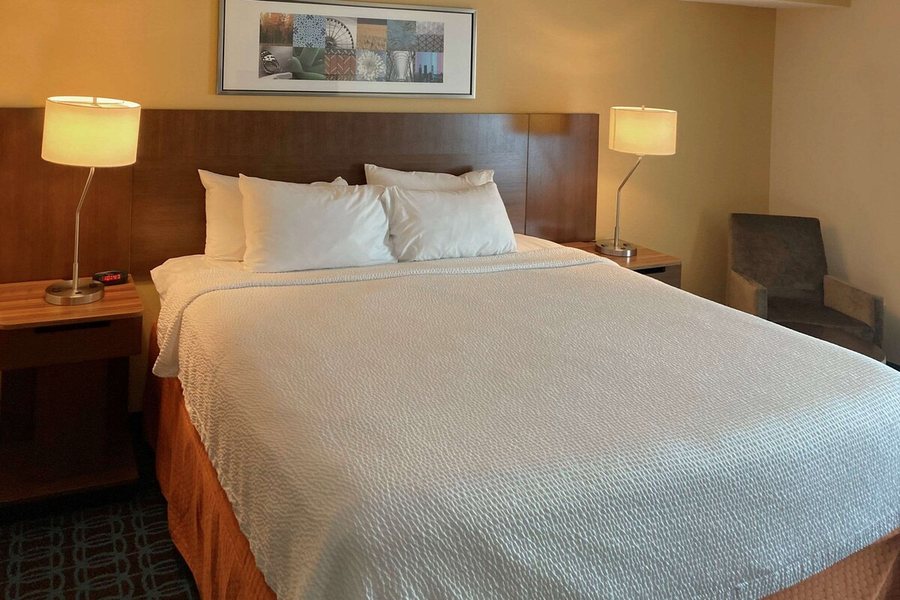 Comfort Inn — Guest room