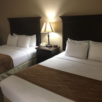 Comfort Inn At Thousand Hills — Guest room