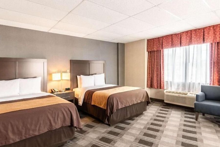 Comfort Inn Ballston — Guest room