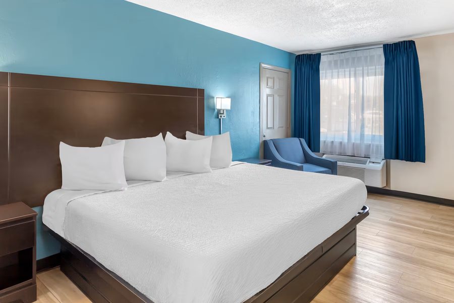 Comfort Inn Bordentown Near NJ Turnpike — Guest room