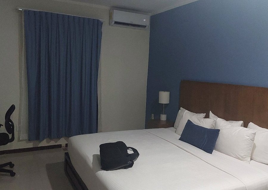 Comfort Inn Cancun Aeropuerto — Guest room