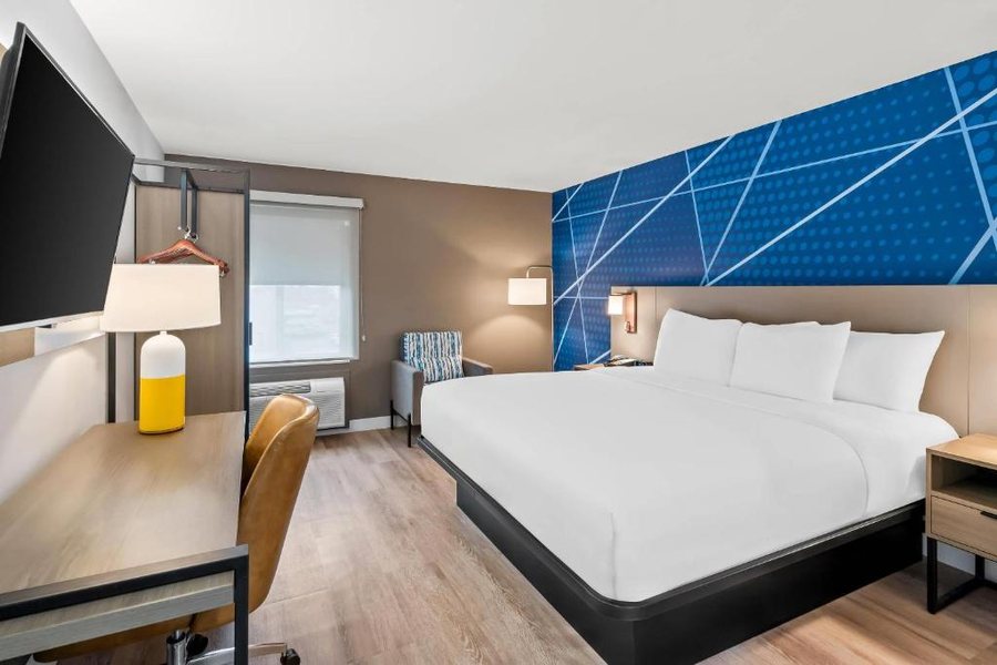 Comfort Inn Downtown — Guest room