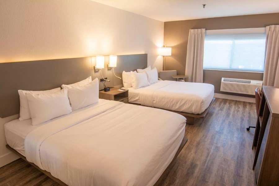 Comfort Inn Elko — Guest room