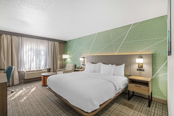Comfort Inn — Guest room